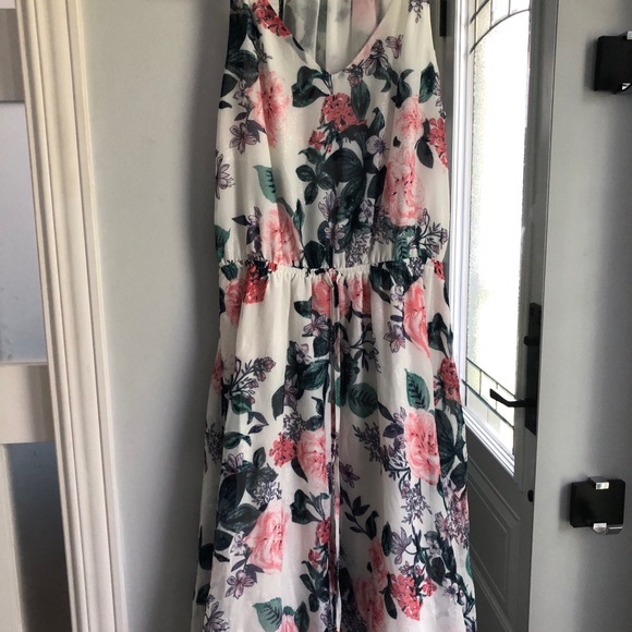 Suzy Shier Dresses & Skirts - Suzy Shier White Floral Maxi Dress with Pink and Green Print